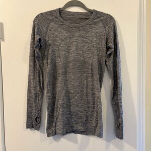 Swiftly Tech Long-Sleeve Shirt 2.0
Hip Length